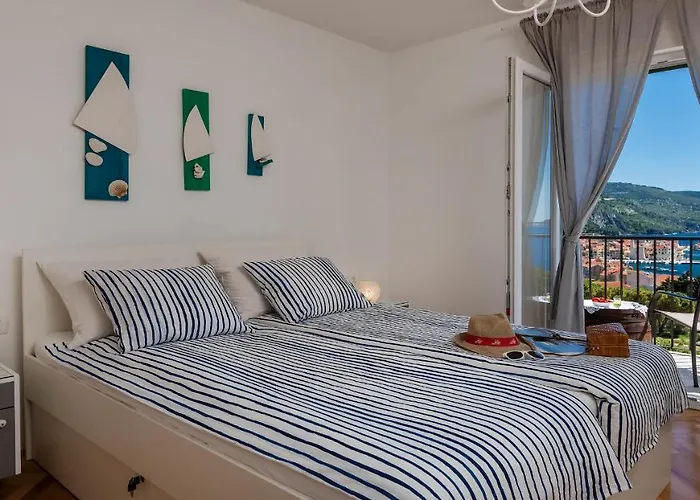 Casa Katalina アパート コミジャ